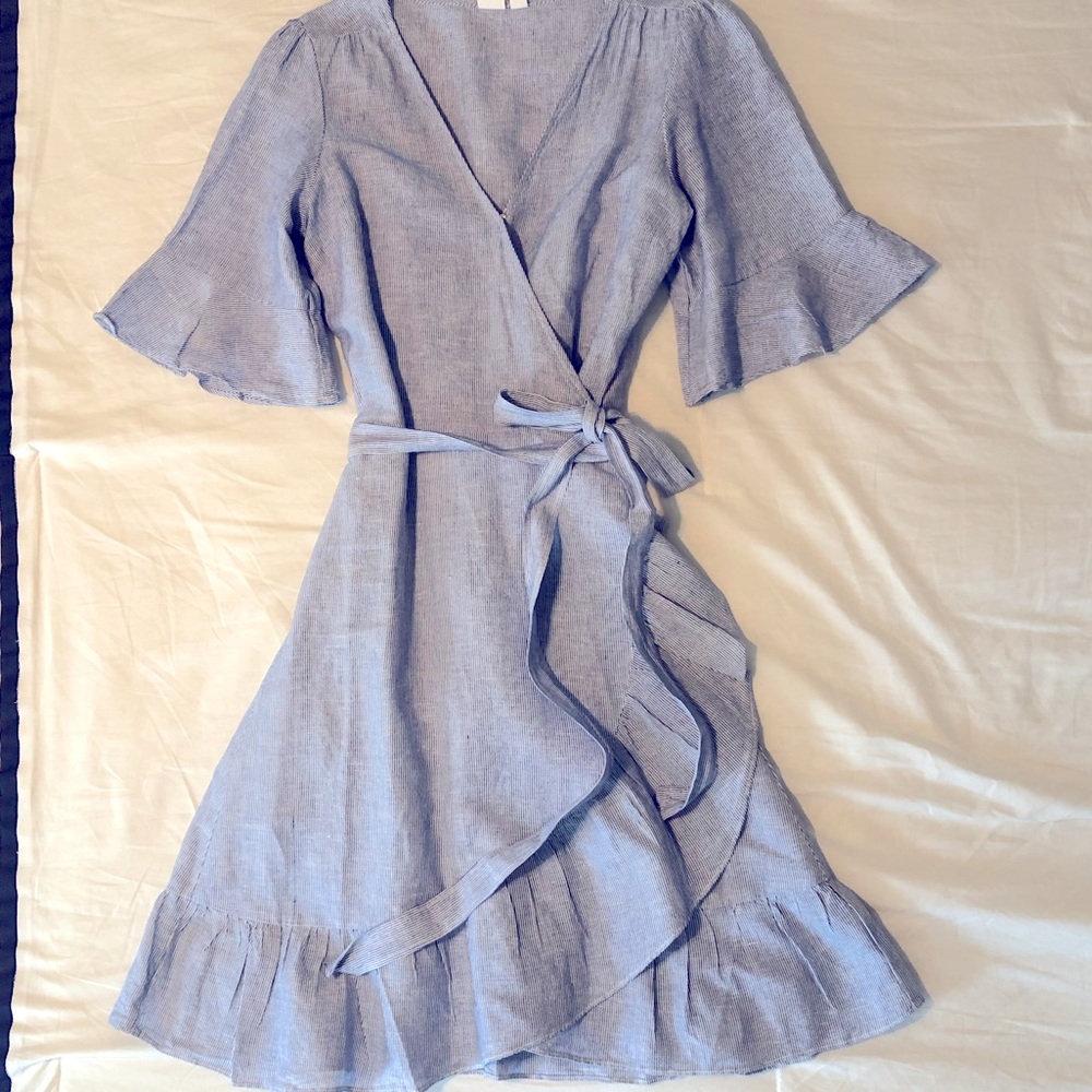 GAP linen blend wrap dress. Blue striped.